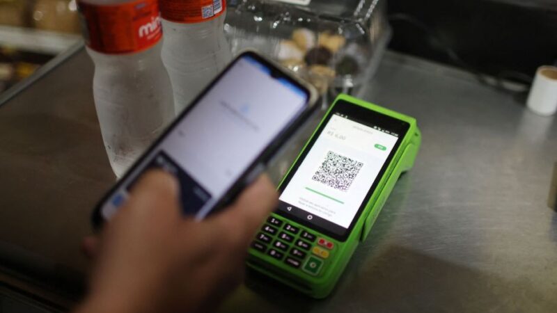 7 em cada 10 transações bancárias são feitas pelo celular, aponta Febraban