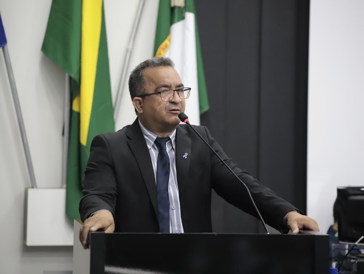 Médico denuncia ‘carteirada’ em unidade de Saúde em Cuiabá e pede cassação de vereador Marcrean