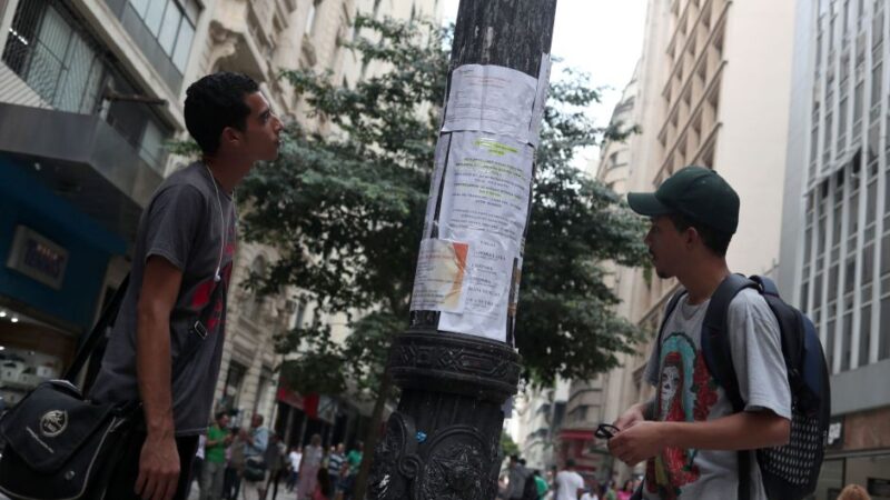 Taxa de desemprego cai a 7,1% no trimestre encerrado em maio, diz IBGE