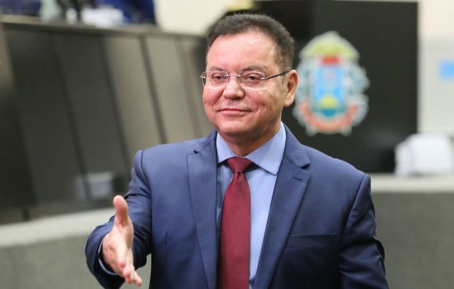 Botelho admite que eleição da AL tirou foco sobre vice e aguarda resultado de pesquisa para definir nome