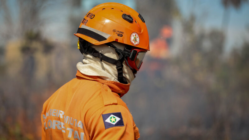 Corpo de Bombeiros extingue quatro incêndios e combate 16 nesta sexta-feira (09)