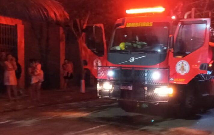 Corpo de Bombeiros combate incêndios em duas residências em Sinop