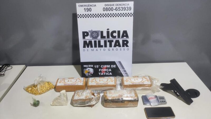 Força Tática prende foragida da Justiça com drogas e arma de brinquedo