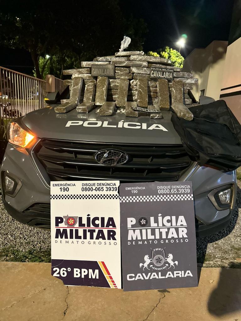 Cavalaria da PM prende faccionada por tráfico e apreende 48 tabletes de maconha