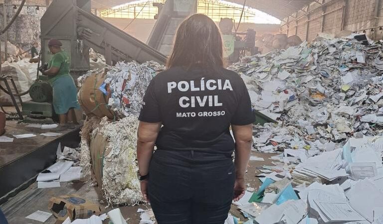 Polícia Civil descarta mais de 2,5 toneladas de documentos sem mais validade jurídica