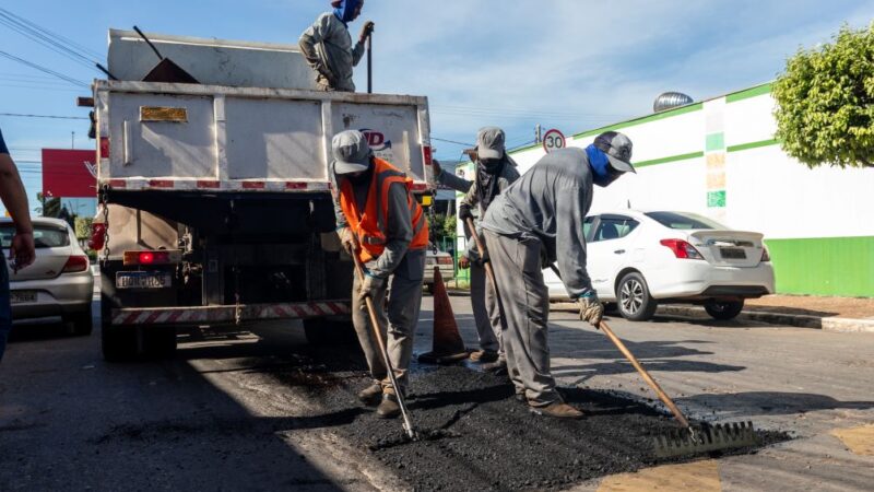 Tapa-buraco mobiliza 15 equipes e atende mais de 50 vias no CPA