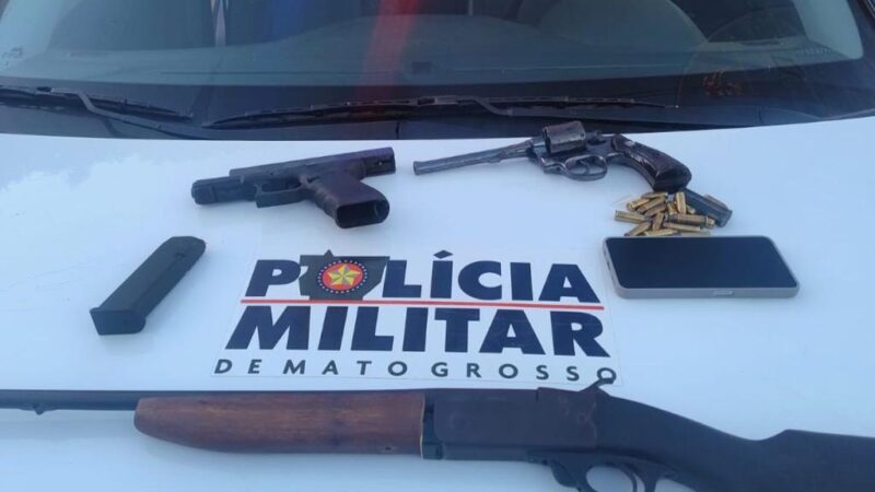 PM desarticula quadrilha e apreende arma de fogo de facção em São José dos Quatro Marcos