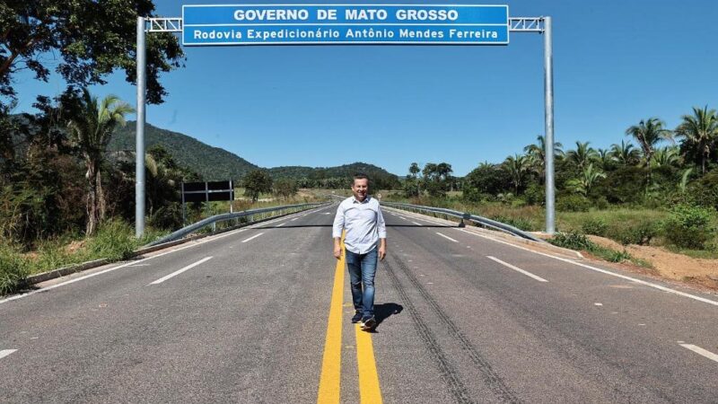 Governo de MT entrega asfalto novo e tira Agrovila das Palmeiras do isolamento