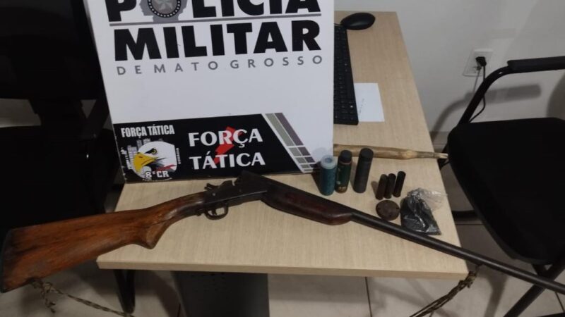 Força Tática apreende espingarda, munições e pólvoras em zona rural de Juína