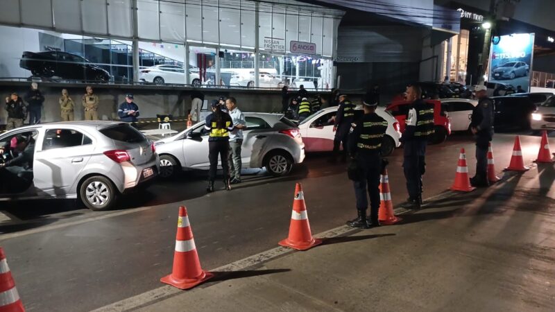 Operação Lei Seca resulta em seis autuações criminais e remoção de 40 veículos em Várzea Grande